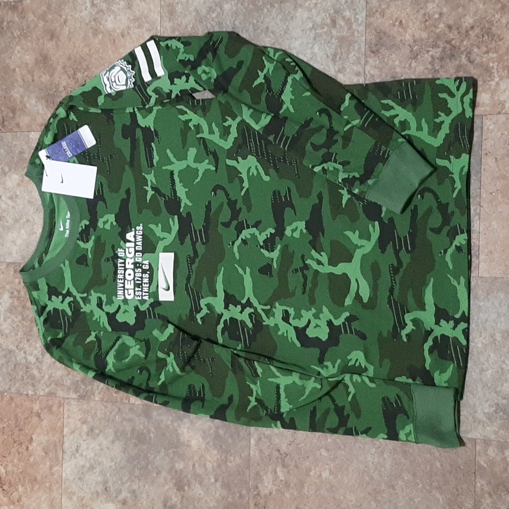 New. Nike Men's Georgia Bulldogs Camo Military Appreciation Long Sleeve. Small.